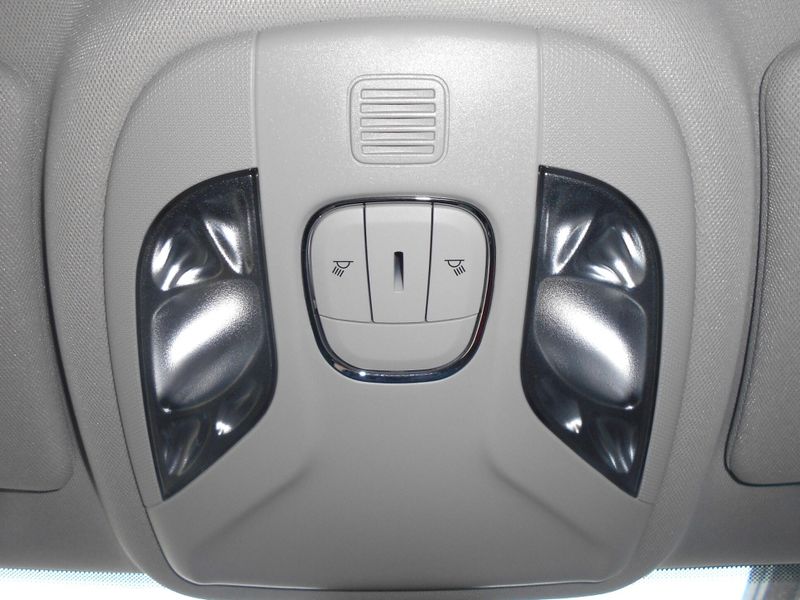 2020 Jeep Compass LatitudeImage 13