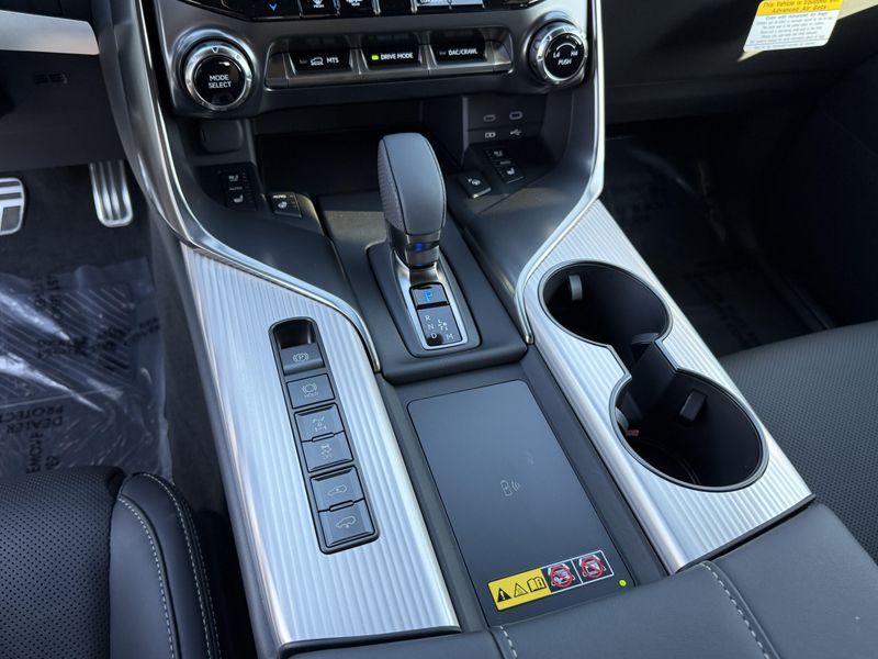 New 2026 Lexus LX 700h F SPORT HandlingImage 25