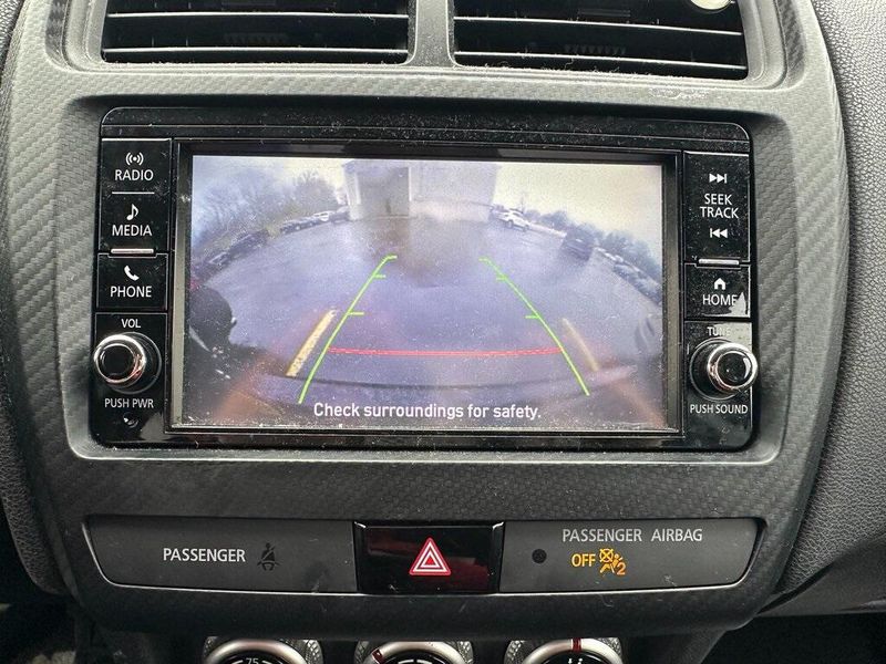 2020 Mitsubishi Outlander Sport 2.0 ESImage 5