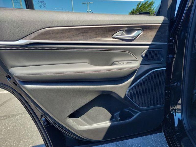 New 2026 Jeep Grand Cherokee L Limited Reserve 4x4