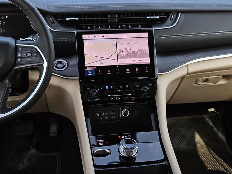 2025 Jeep Grand Cherokee L Limited 4x4Image 29