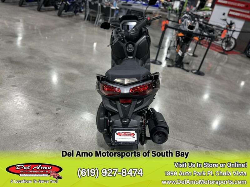 2025 Yamaha Xmax Image 5