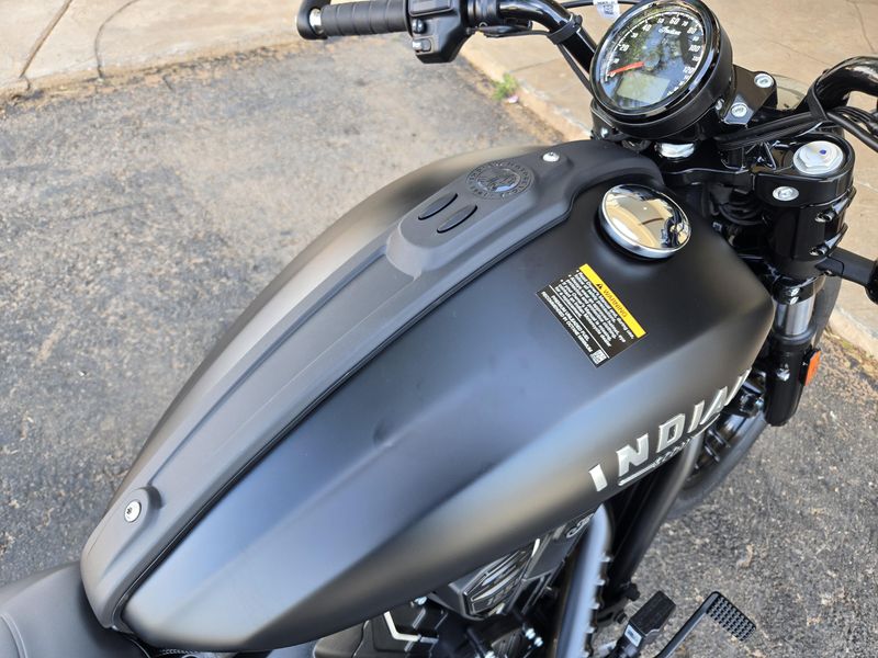 2025 Indian Motorcycle SCOUT BOBBER LIMITED BLACK SMOKE Image 13