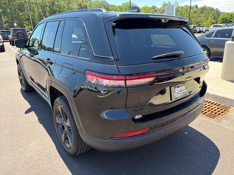 Used 2025 Jeep Grand Cherokee LimitedImage 13