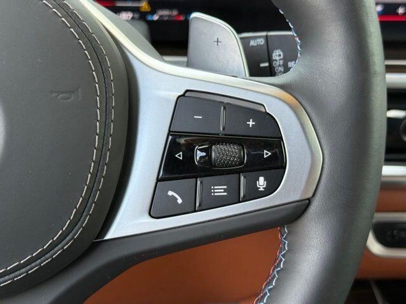 Used 2025 BMW X7 M60iImage 22