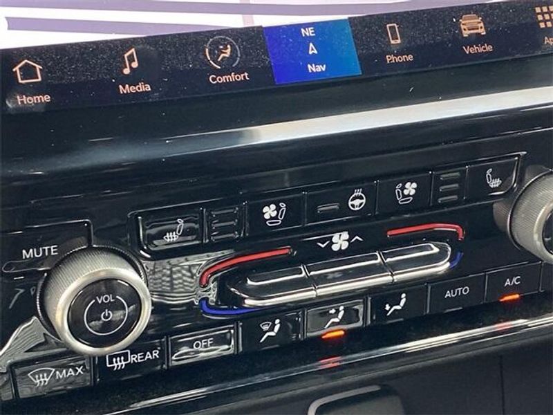 New 2023 Jeep Grand Cherokee Overland 4xeImage 27