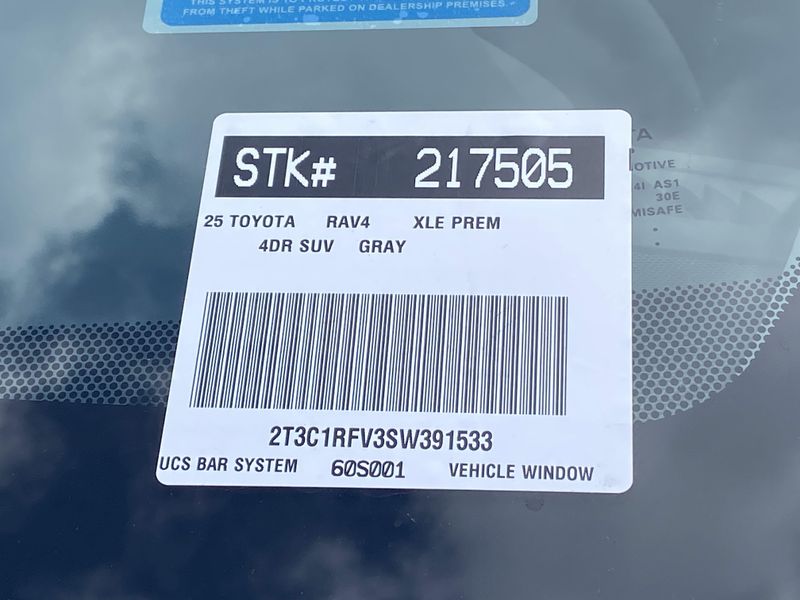2025 Toyota RAV4 XLE PremiumImage 21