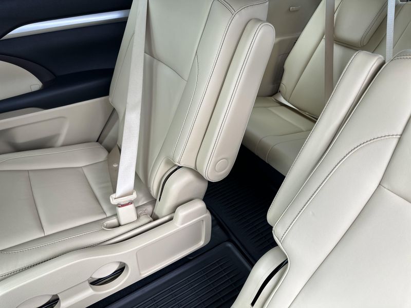 Used 2015 Toyota Highlander XLEImage 17