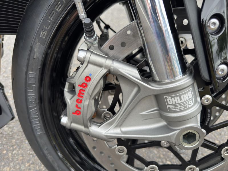 2025 Triumph Speed Triple 1200 RS - JET BLACK 