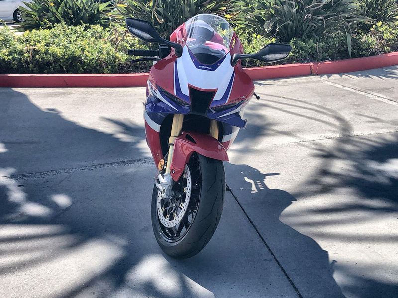 New 2026 Honda CBR1000RR-R FIREBLADE SP Image 12