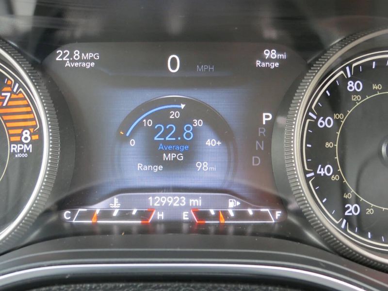 Used 2019 Jeep Cherokee Trailhawk 4x4 4dr SUVImage 17