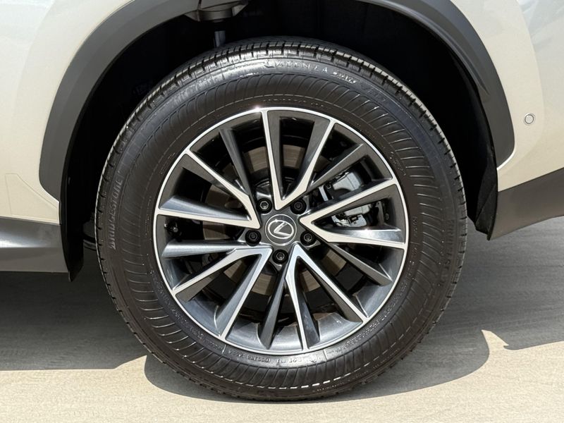 Used 2025 Lexus NX 350h LuxuryImage 15