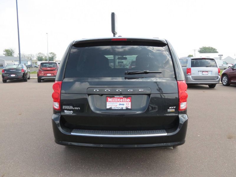 Used 2018 Dodge Grand Caravan SXT 4dr Mini VanImage 3