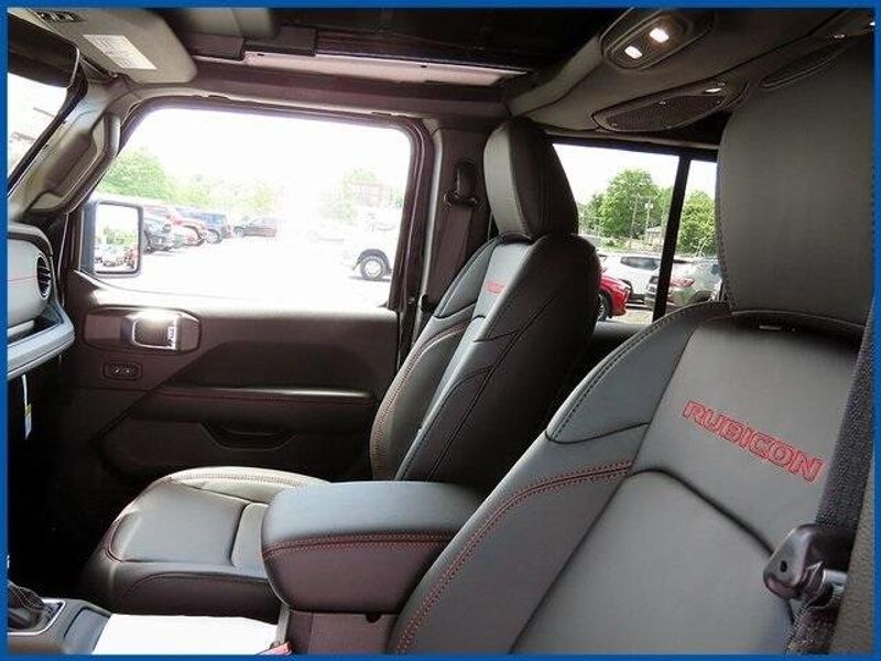 New 2025 Jeep Wrangler Rubicon XImage 14