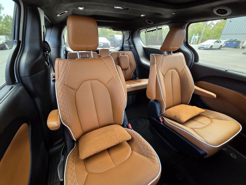 Used 2026 Chrysler Pacifica Pinnacle