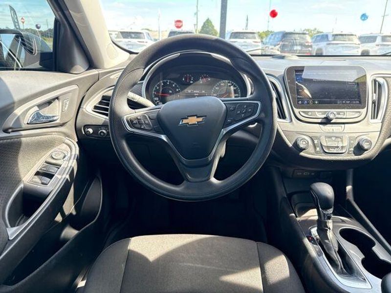 2022 Chevrolet Malibu LS