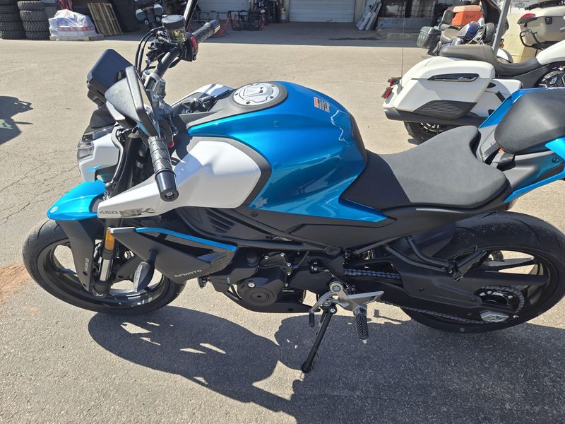 2025 CFMOTO 450NK ZEPHYR BLUEImage 2