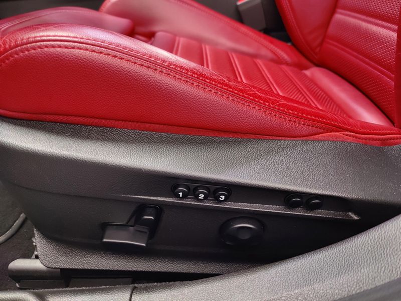 Used 2024 Alfa Romeo Giulia Ti AWD w/Performance Driving PkgImage 12