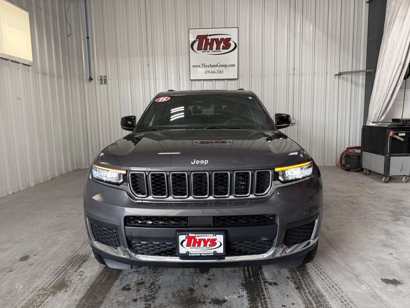 Used 2025 Jeep Grand Cherokee L LaredoImage 17