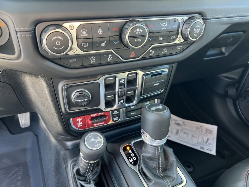 New 2026 Jeep Wrangler 4-door Rubicon XImage 24