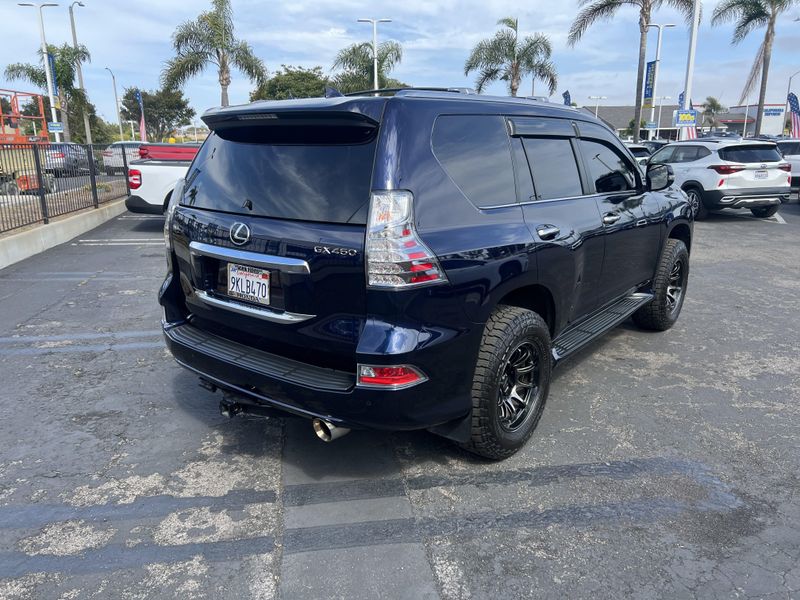 2023 Lexus GX 460 Image 3