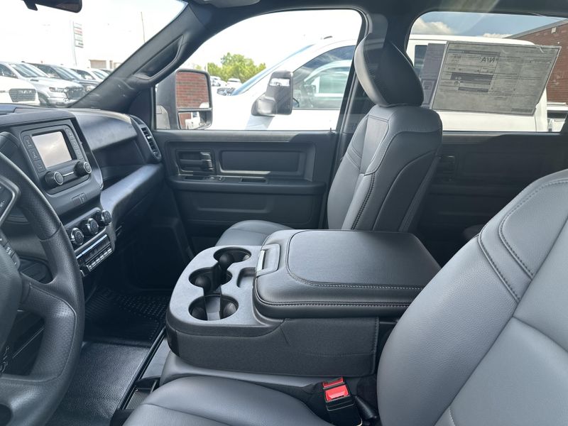 2024 RAM 3500 Tradesman Crew Cab Chassis 4x4 60