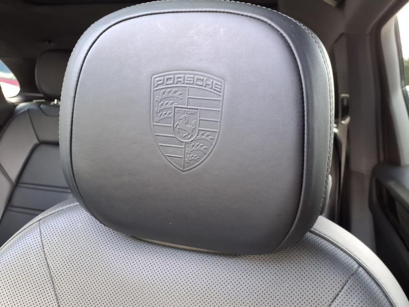 2019 Porsche Cayenne BaseImage 25
