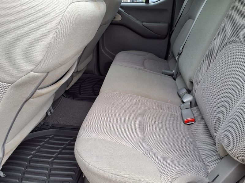 2019 Nissan Frontier SVImage 17