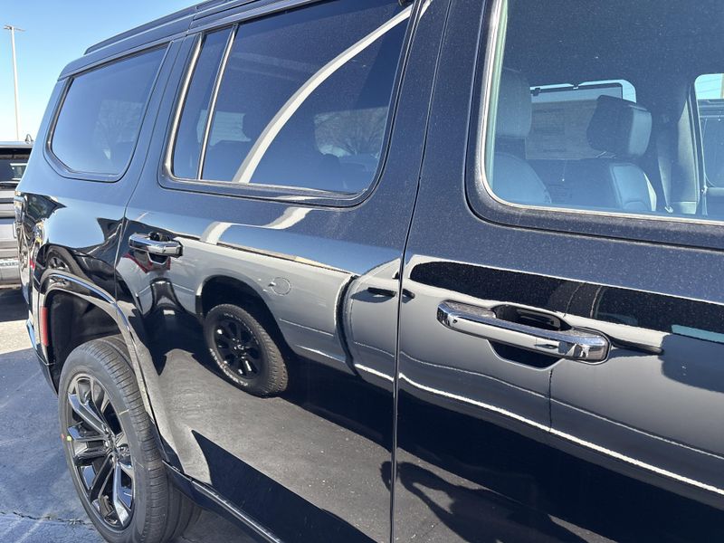 2026 Jeep Grand Wagoneer Summit Obsidian 4x4Image 5