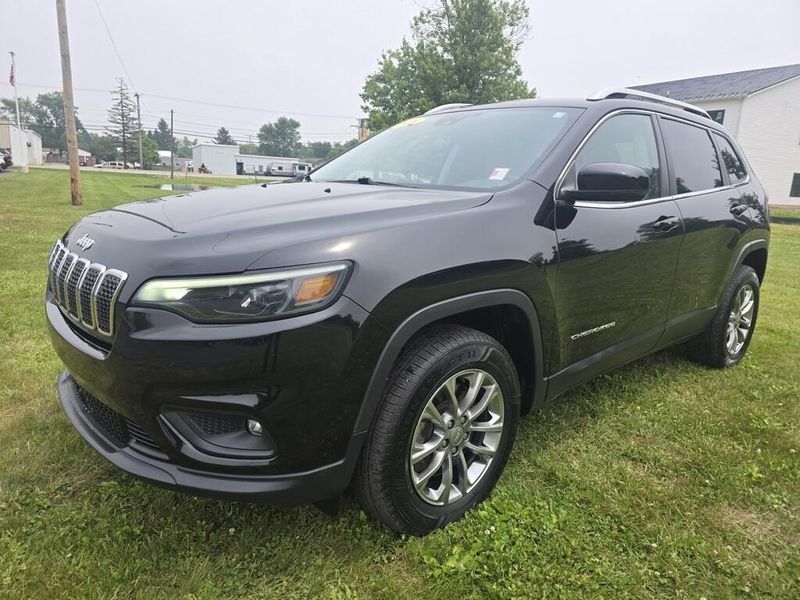 2021 Jeep Cherokee Latitude Lux photo 3