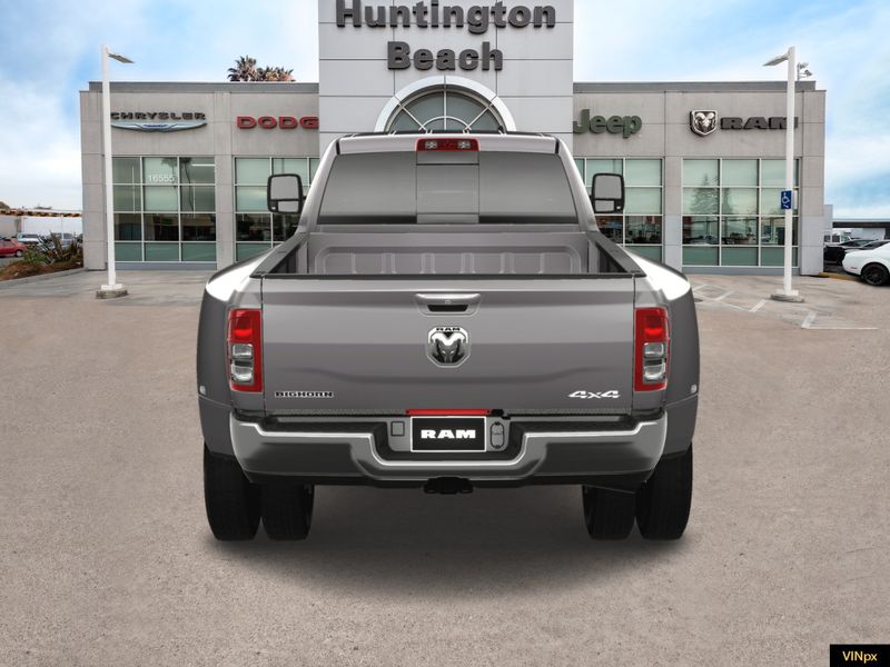 2023 RAM 3500 Big Horn Crew Cab 4x4 DullayImage 5