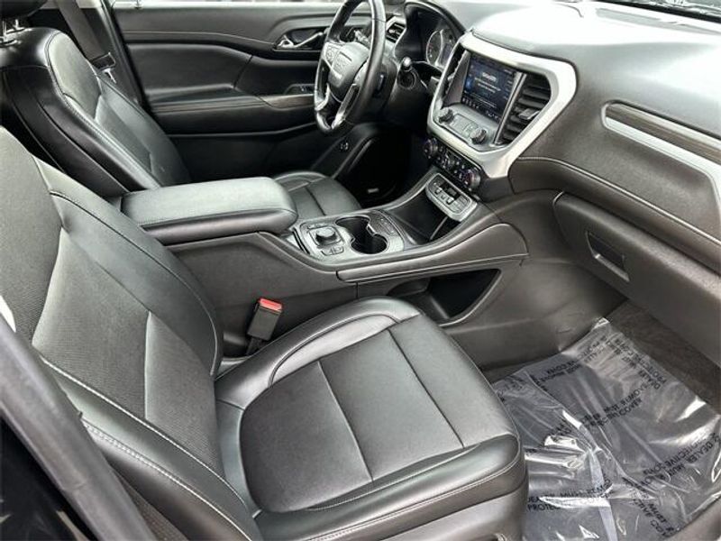 Used 2022 GMC Acadia SLTImage 12