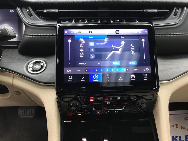 Used 2023 Jeep Grand Cherokee L LimitedImage 12