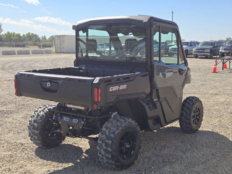 New 2027 Can-Am DEFENDER DPS CAB HD9 Image 6