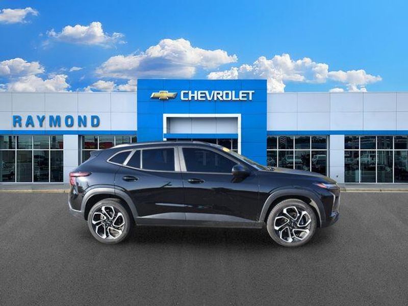 Used 2024 Chevrolet Trax 2RSImage 2