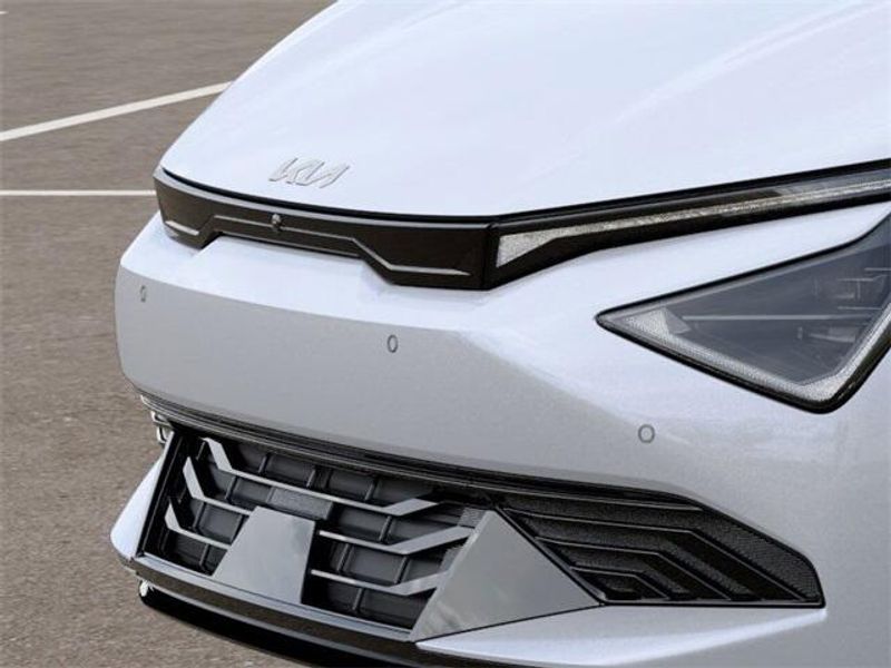 2025 Kia EV6 LightImage 12