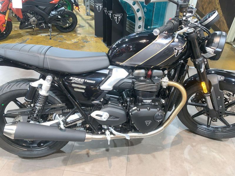 2025 Triumph SPEED TWIN 900 Image 12