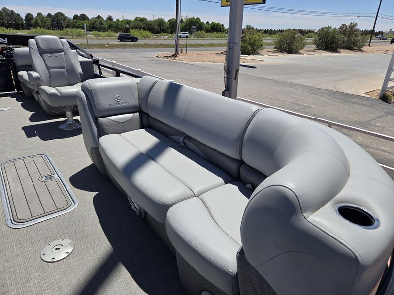 USED 2022 TRACKER REGENCY 230 DL3 Image 12