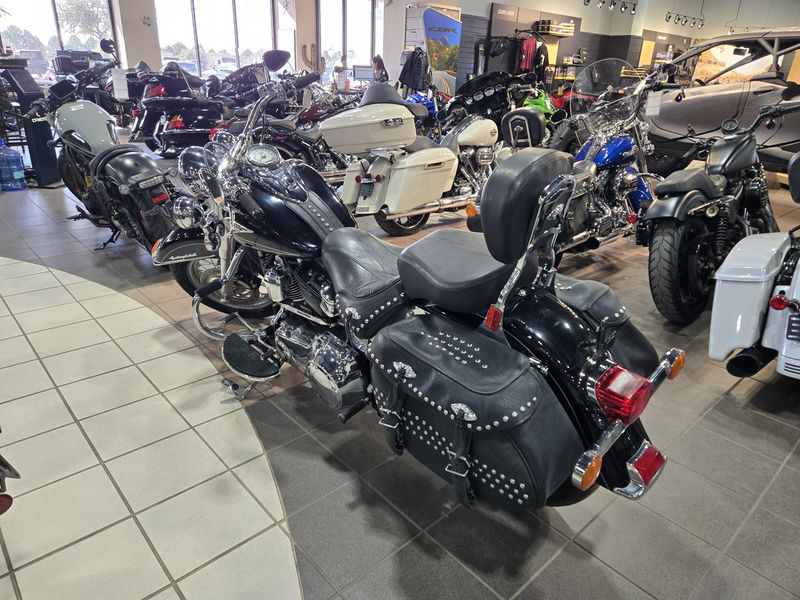 USED 2011 HARLEY SOFTAIL HERITAGE CLASSIC Image 5