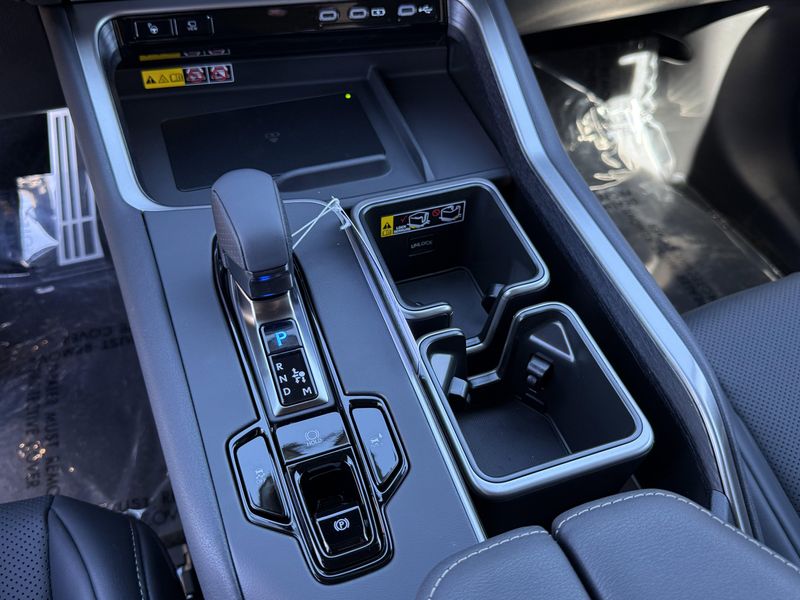 New 2026 Lexus TX 500h F SPORT Performance PremiumImage 23