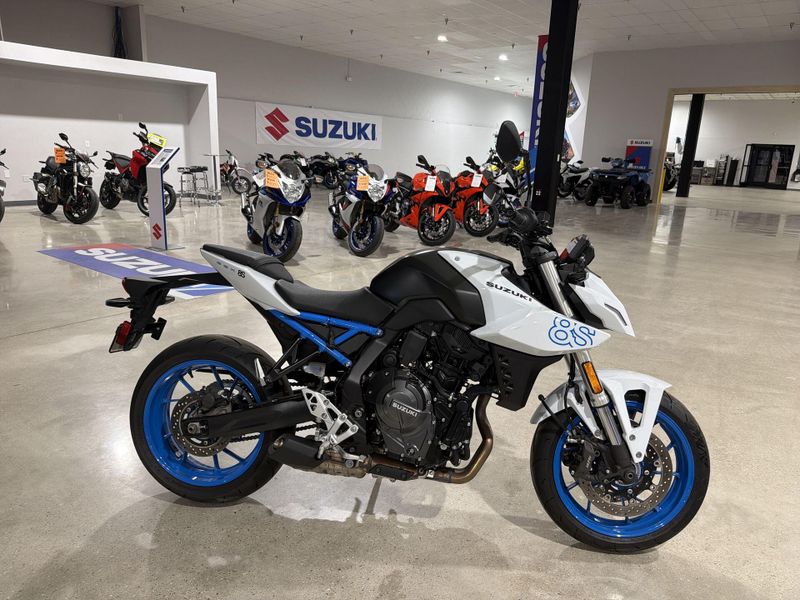 Used 2023 Suzuki GSX-8S  in a WHITE exterior color. Victorville Del Amo Motorsports 760-241-7387 delamomotorsportsofvictorville.com 