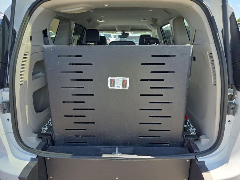 Used 2023 Chrysler Pacifica Touring L