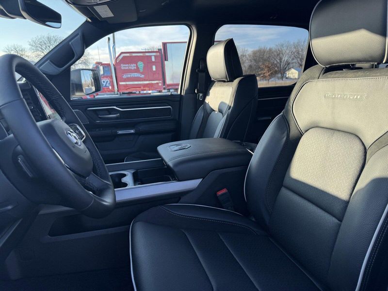 2025 RAM 1500 LaramieImage 10