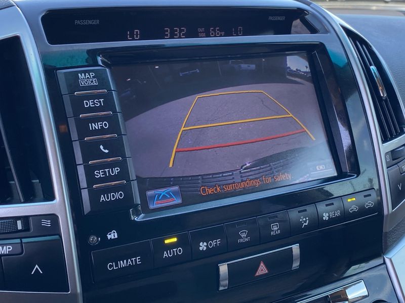 2013 Toyota Land Cruiser BaseImage 22