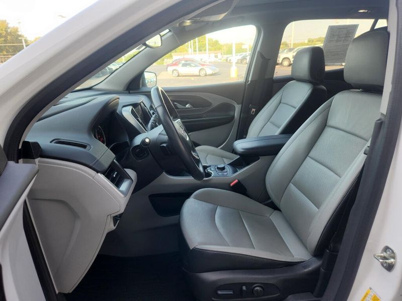 Used 2024 GMC Terrain SLT