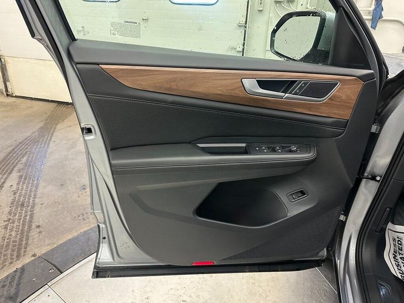 2024 Volkswagen Atlas 2.0T SE w/TechnologyImage 19