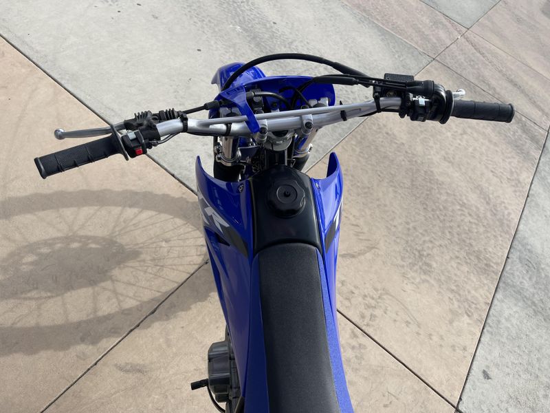 2025 Yamaha TT-R230 Image 25