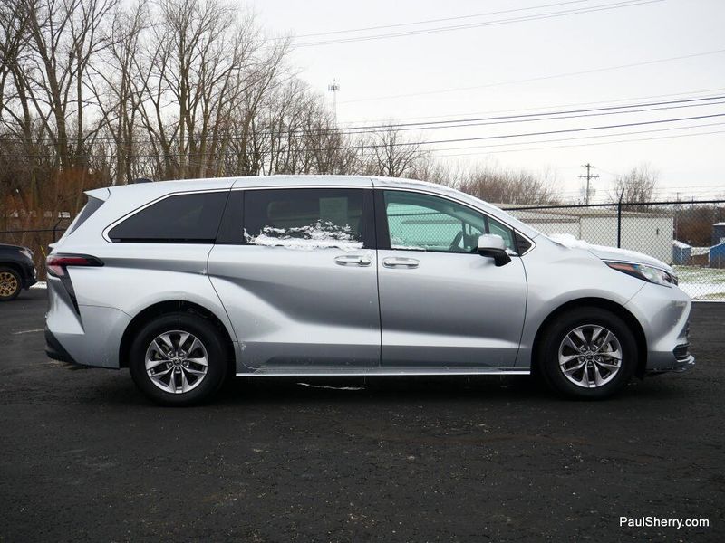 Used 2024 Toyota Sienna LE