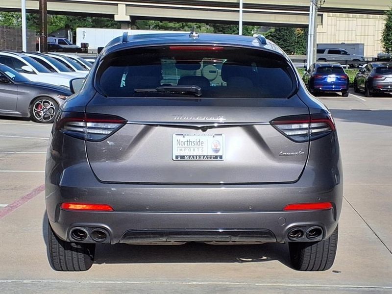 Used 2022 Maserati Levante GTImage 16