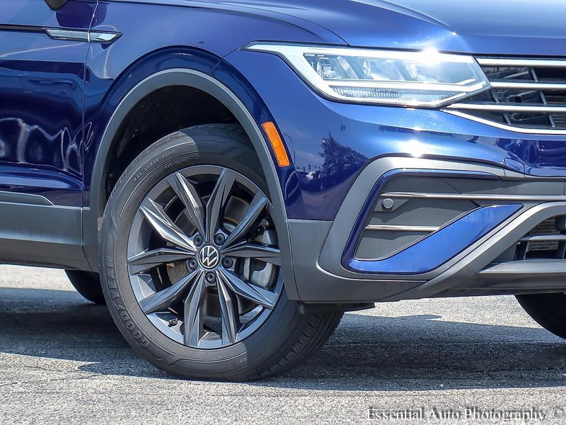 2022 Volkswagen Tiguan SE photo 2
